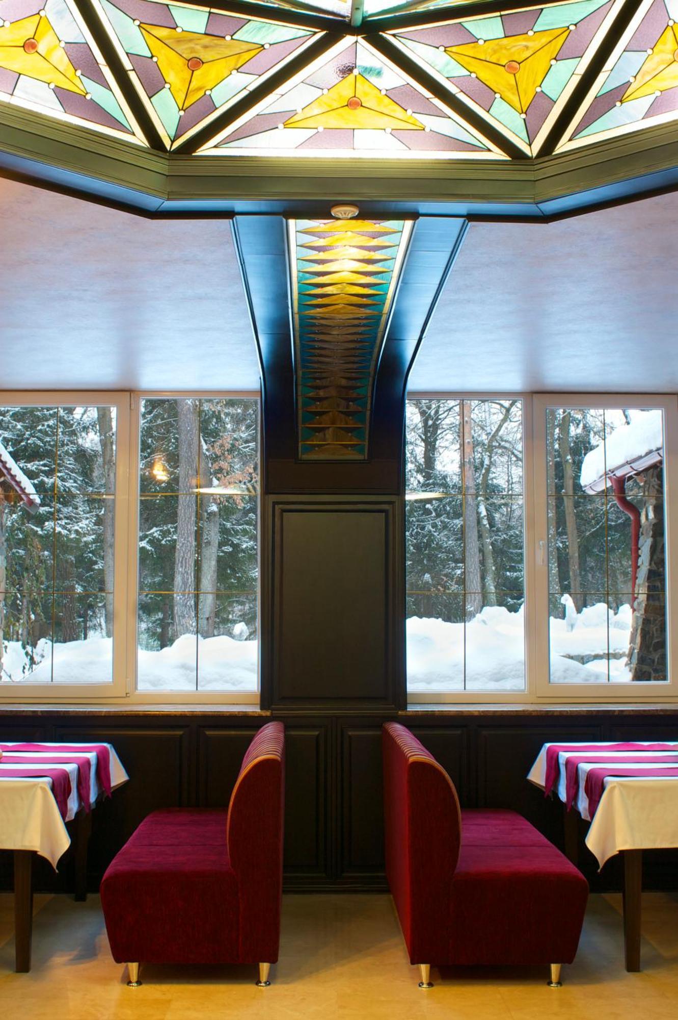 Sherwood Hotel Dolgomostiska Eksteriør billede
