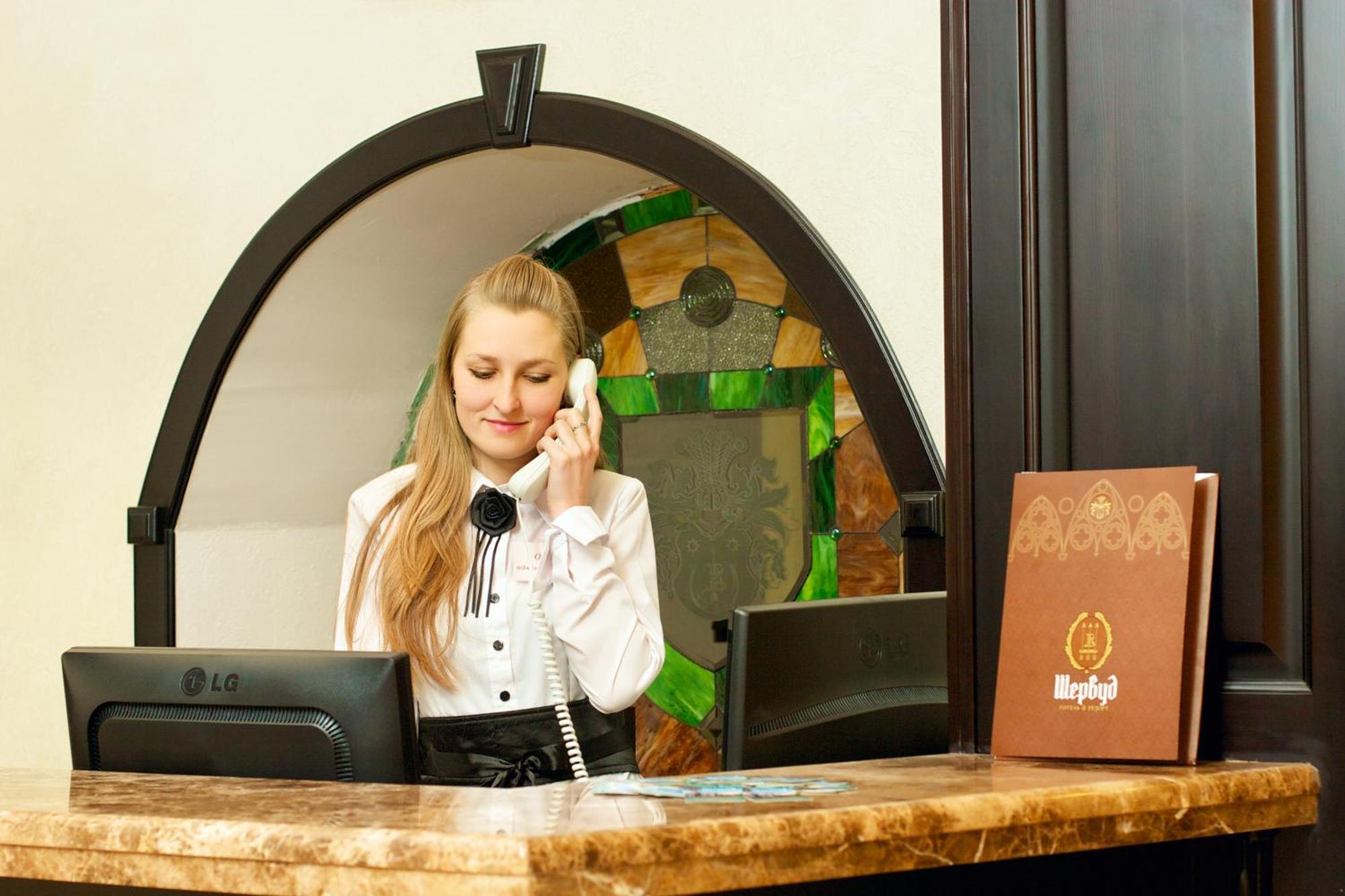 Sherwood Hotel Dolgomostiska Eksteriør billede