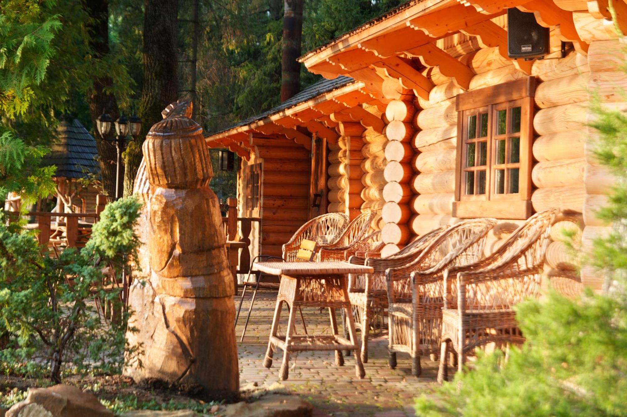 Sherwood Hotel Dolgomostiska Eksteriør billede