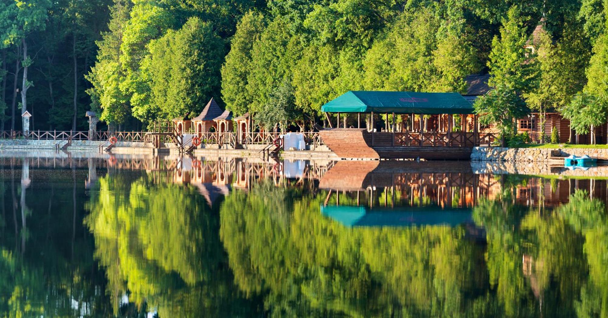Sherwood Hotel Dolgomostiska Eksteriør billede