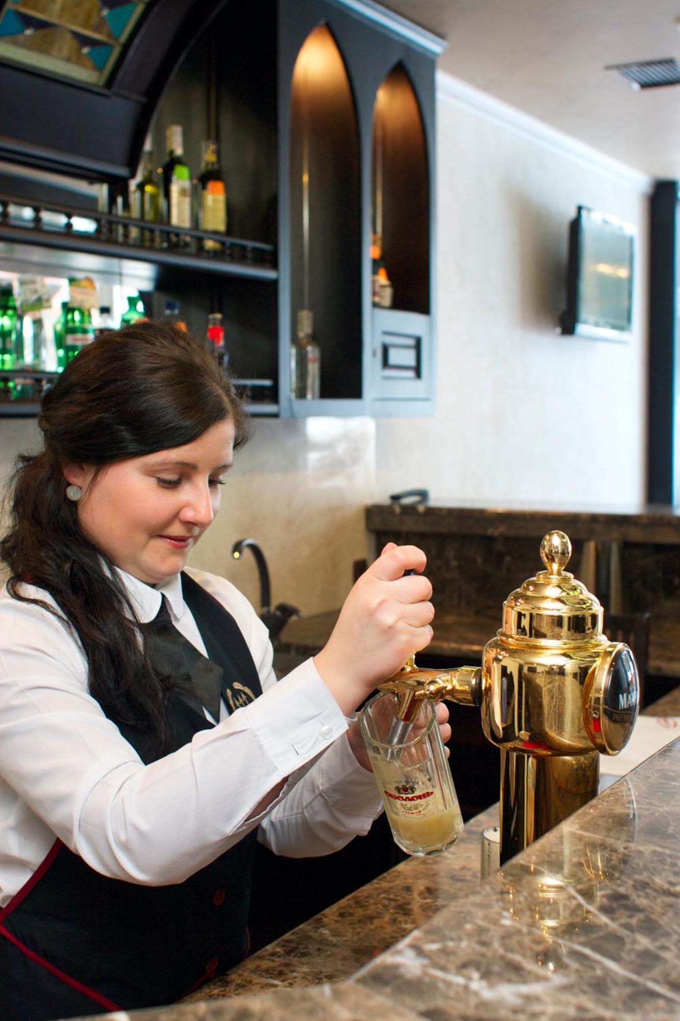 Sherwood Hotel Dolgomostiska Eksteriør billede