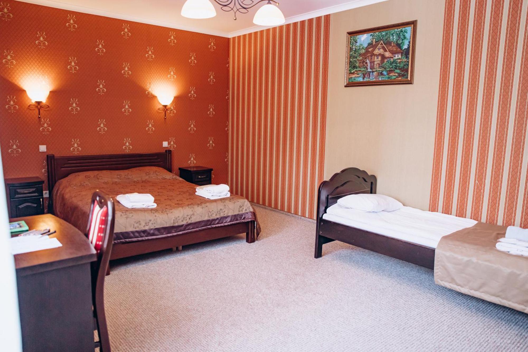Sherwood Hotel Dolgomostiska Eksteriør billede