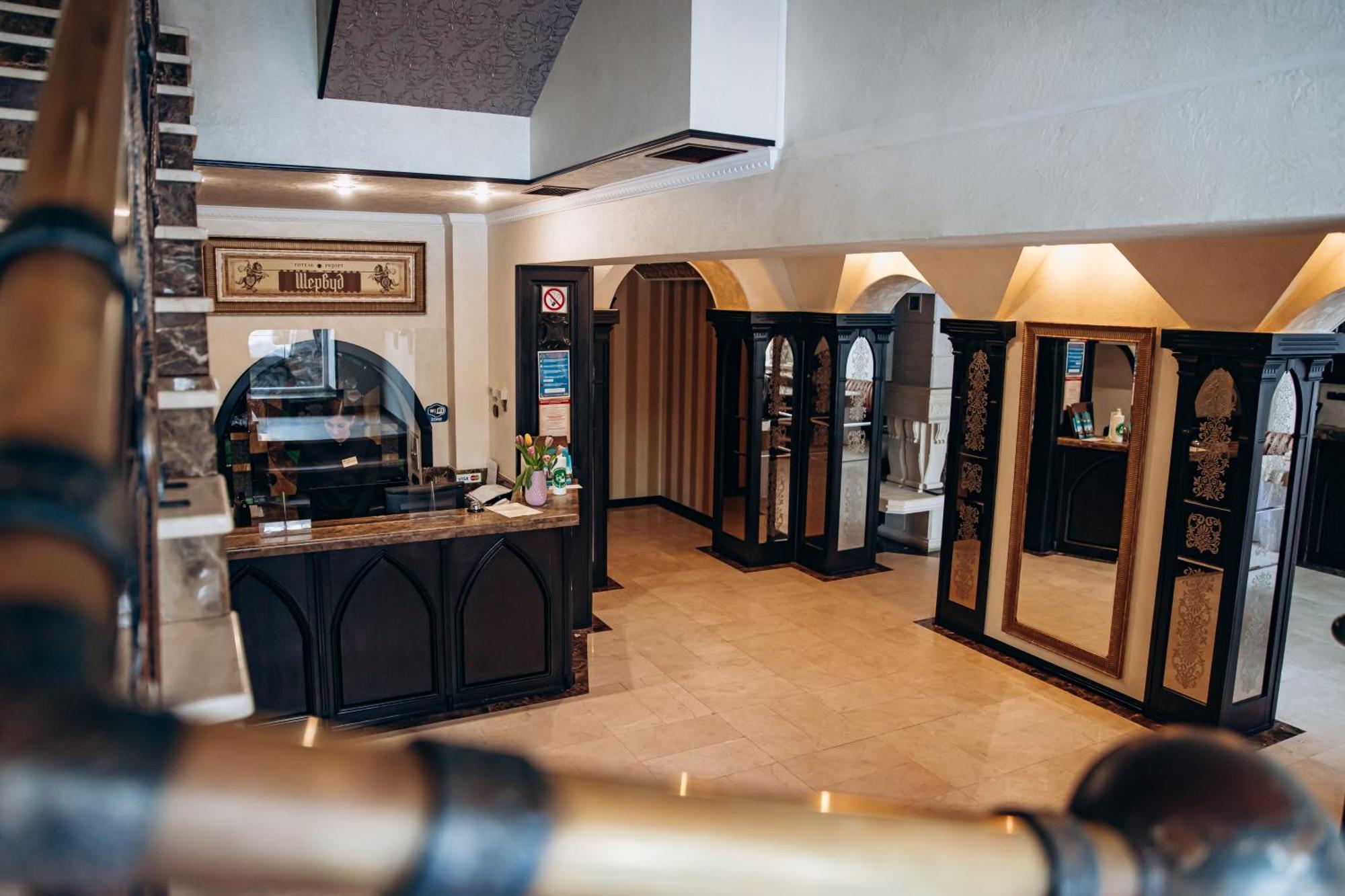 Sherwood Hotel Dolgomostiska Eksteriør billede