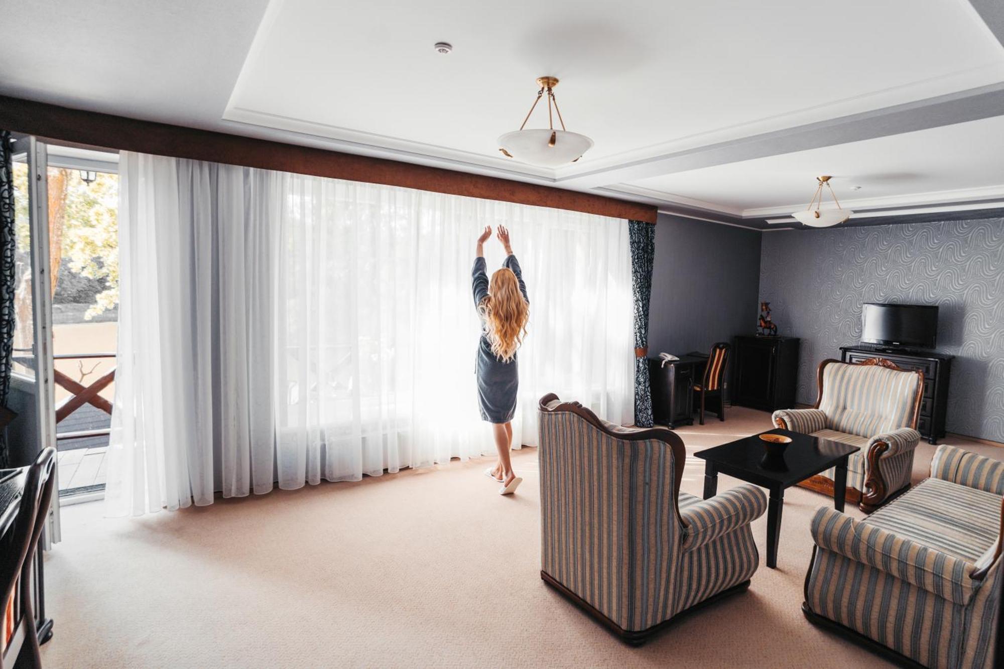 Sherwood Hotel Dolgomostiska Eksteriør billede